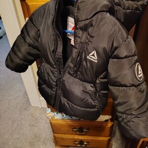 Reebok Kids Black Puffer Jacket 2T Great Condition All Zippers Work